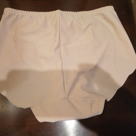 5 PAIRS OF FAMOUS ULA'S BRAND NUDE PANTIES! - Picture 3 of 8